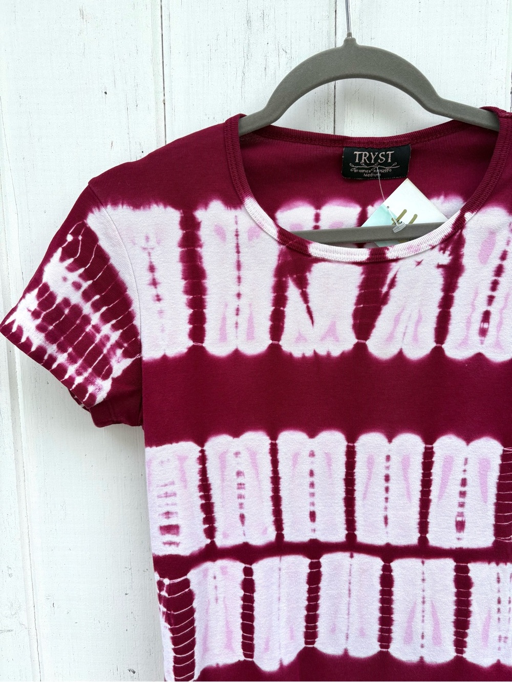 Tryst Burgundy and White Tie-Dye Short Sleeve Tee